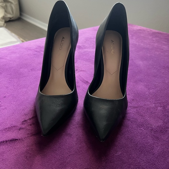 Size 5 Black Aldo Pumps - Picture 2 of 3